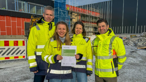 Bilde av prosjektledere og miljørådgivere på Alf Bjerckes vei 26 får midlertidig BREEAM-sertifikat